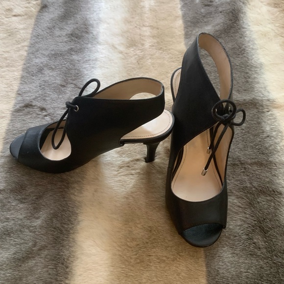 Front Tie Heels - Picture 7 of 9